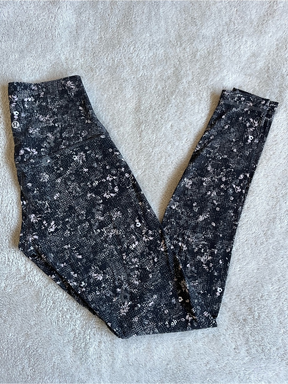 Lululemon Align High-Rise Leggings 28” size 4 in Black Floral